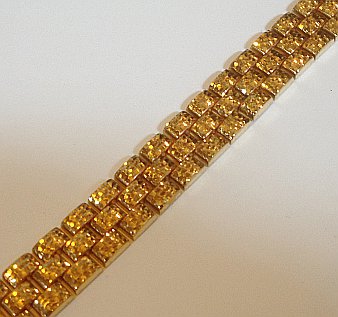 9ct Gold Textured Triple Link 17mm hollow Bracelet