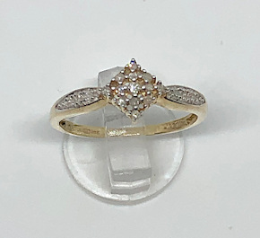 9ct Yellow Gold 19 stone Diamonds Ring 10pts